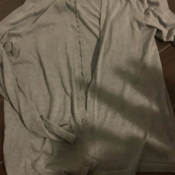 Divided sweater - Picture 2 of 2